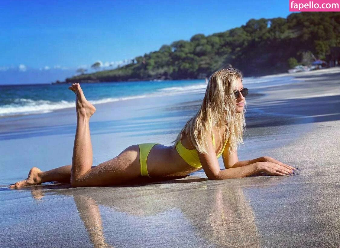 Yanae / bylkamonic / yanaviolet Onlyfans Photo Gallery 