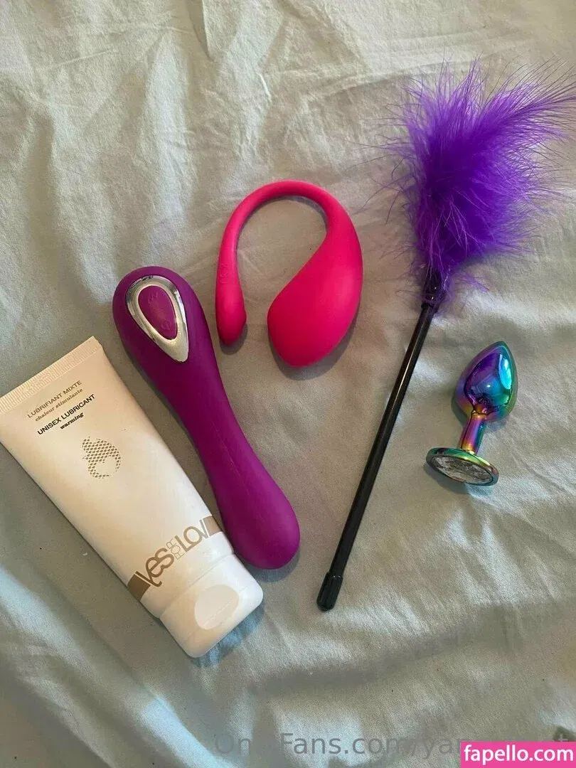 Yanae / bylkamonic / yanaviolet Onlyfans Photo Gallery 