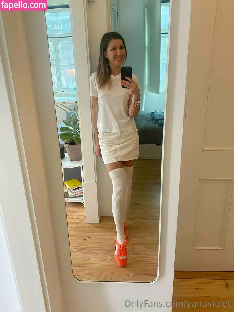 Yanae / bylkamonic / yanaviolet Onlyfans Photo Gallery 