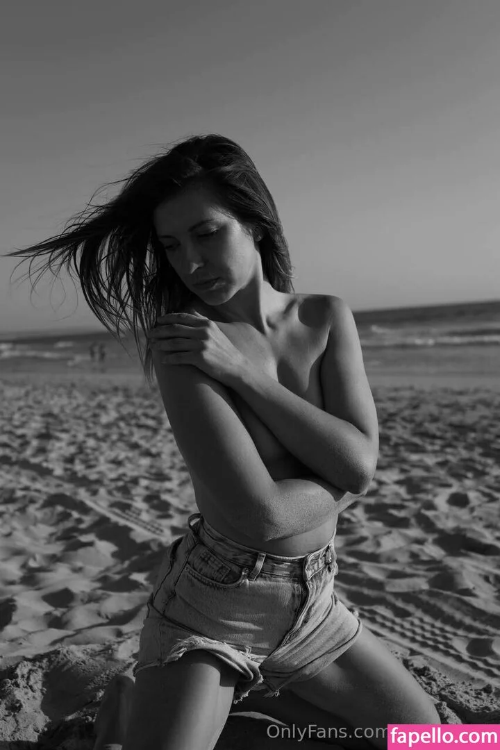 Yanae / bylkamonic / yanaviolet Onlyfans Photo Gallery 