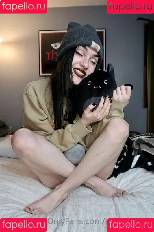 babybeebub / babybeebubu / lildirtmcgirt Onlyfans Photo Gallery 