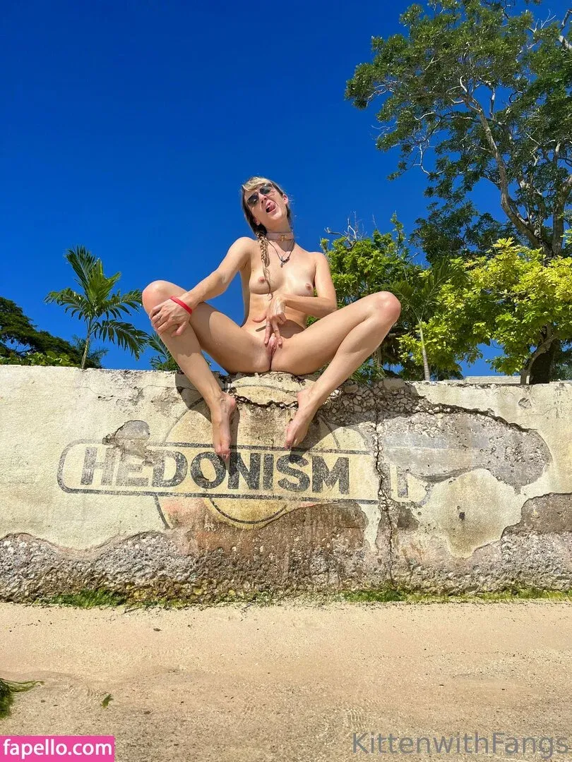 kittenwithfangs / kittenwithfangsfree Onlyfans Photo Gallery 