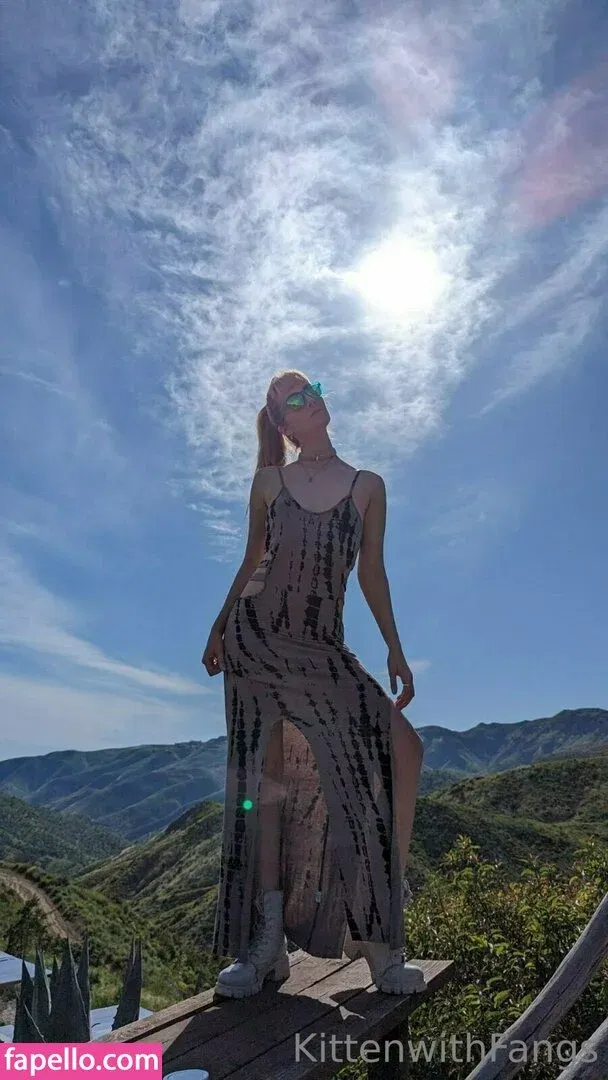 kittenwithfangs / kittenwithfangsfree Onlyfans Photo Gallery 