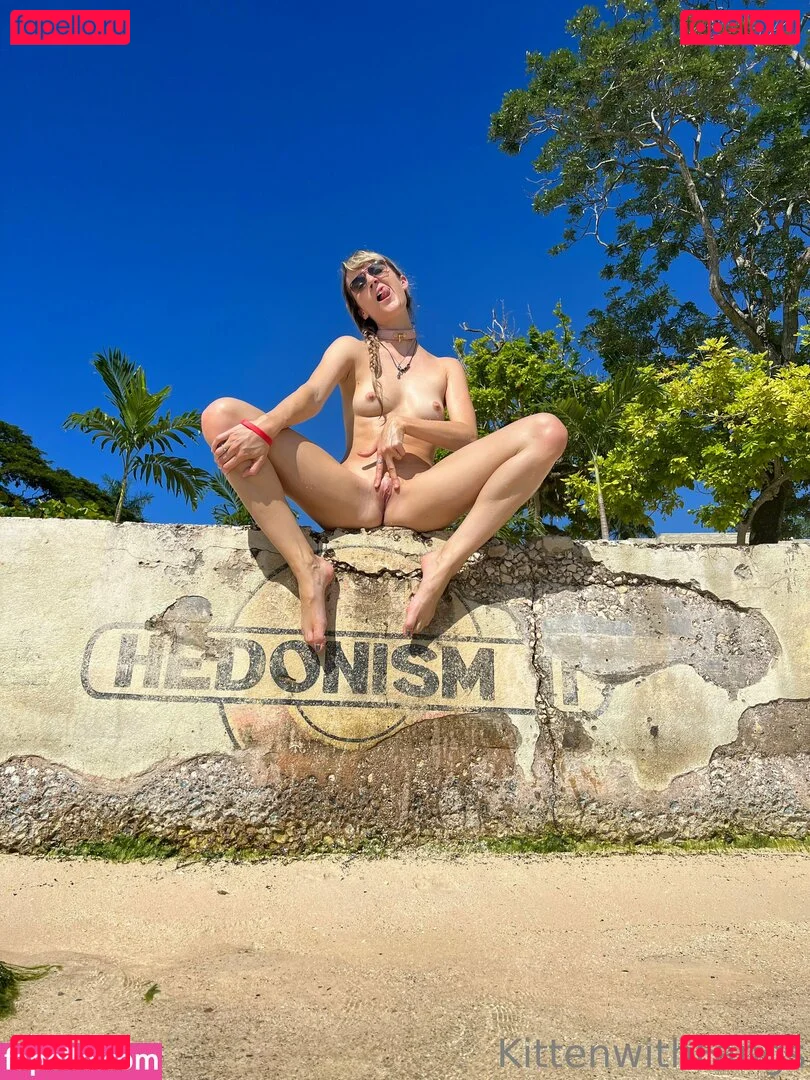 kittenwithfangs / kittenwithfangsfree Onlyfans Photo Gallery 