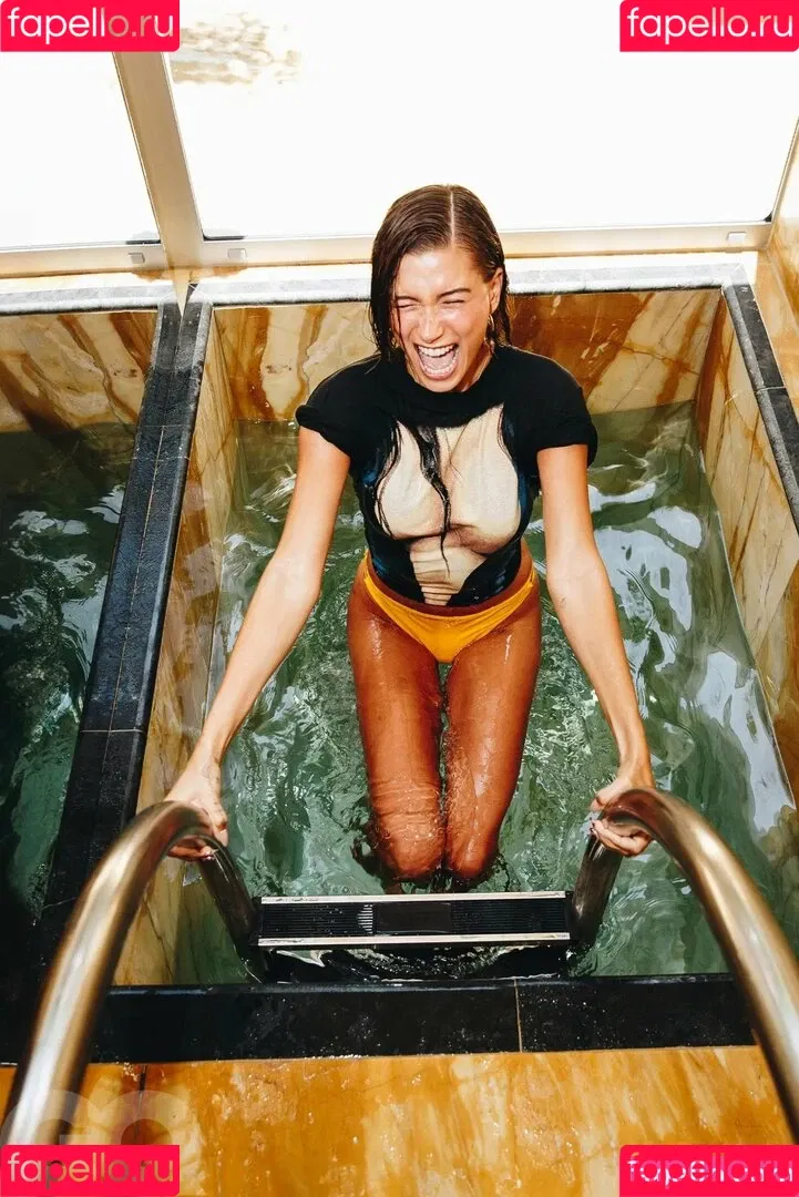 Hailey Baldwin / haileybieber Onlyfans Photo Gallery 