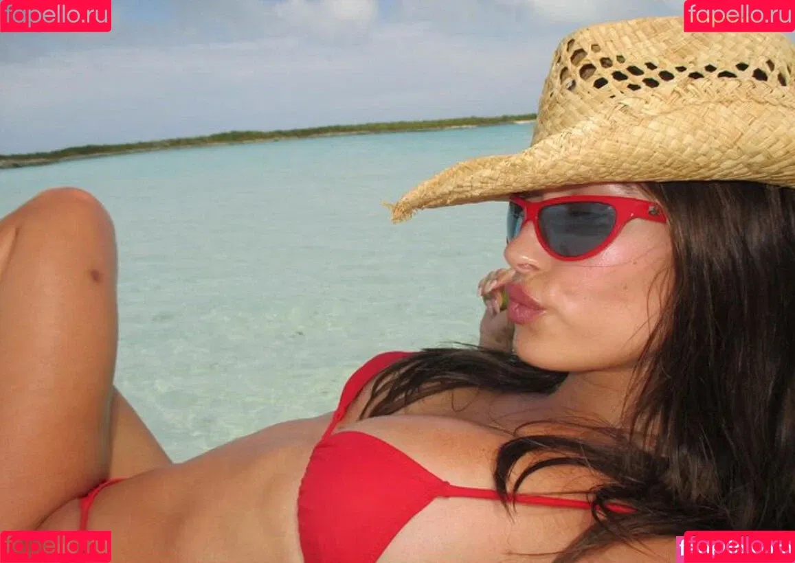 Hailey Baldwin / haileybieber Onlyfans Photo Gallery 