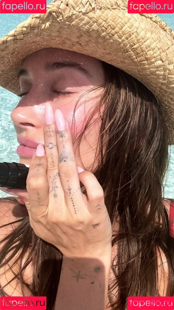 Hailey Baldwin / haileybieber Onlyfans Photo Gallery 