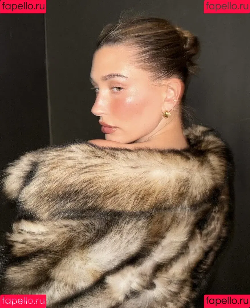 Hailey Baldwin / haileybieber Onlyfans Photo Gallery 