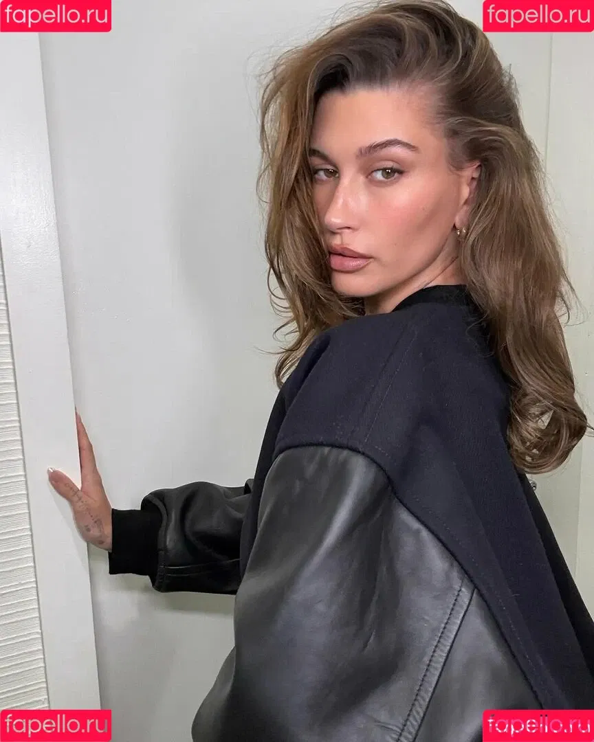 Hailey Baldwin / haileybieber Onlyfans Photo Gallery 