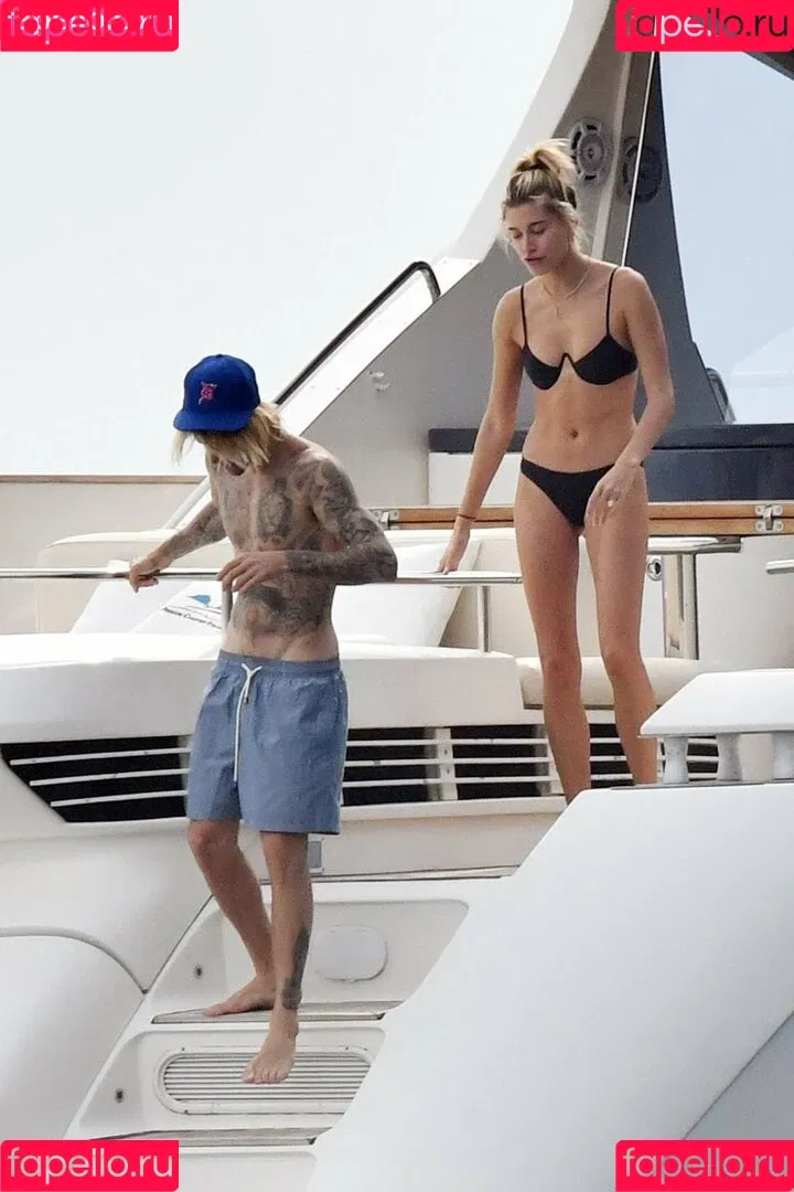 Hailey Baldwin / haileybieber Onlyfans Photo Gallery 