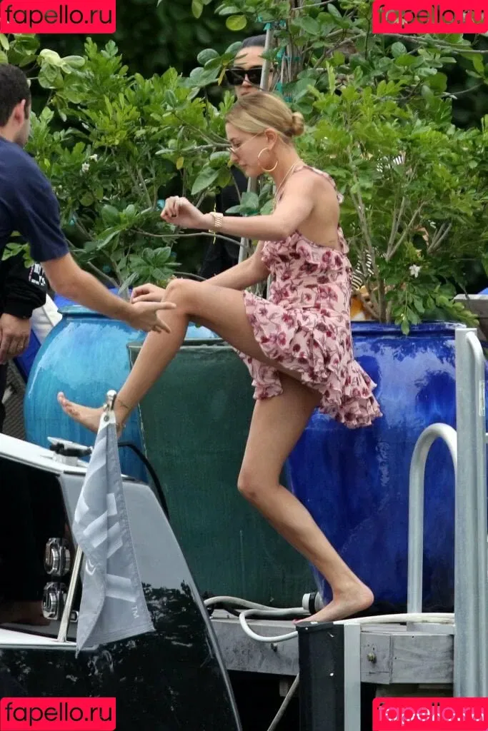 Hailey Baldwin / haileybieber Onlyfans Photo Gallery 