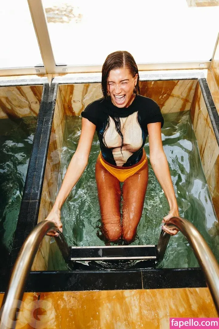 Hailey Baldwin / haileybieber Onlyfans Photo Gallery 