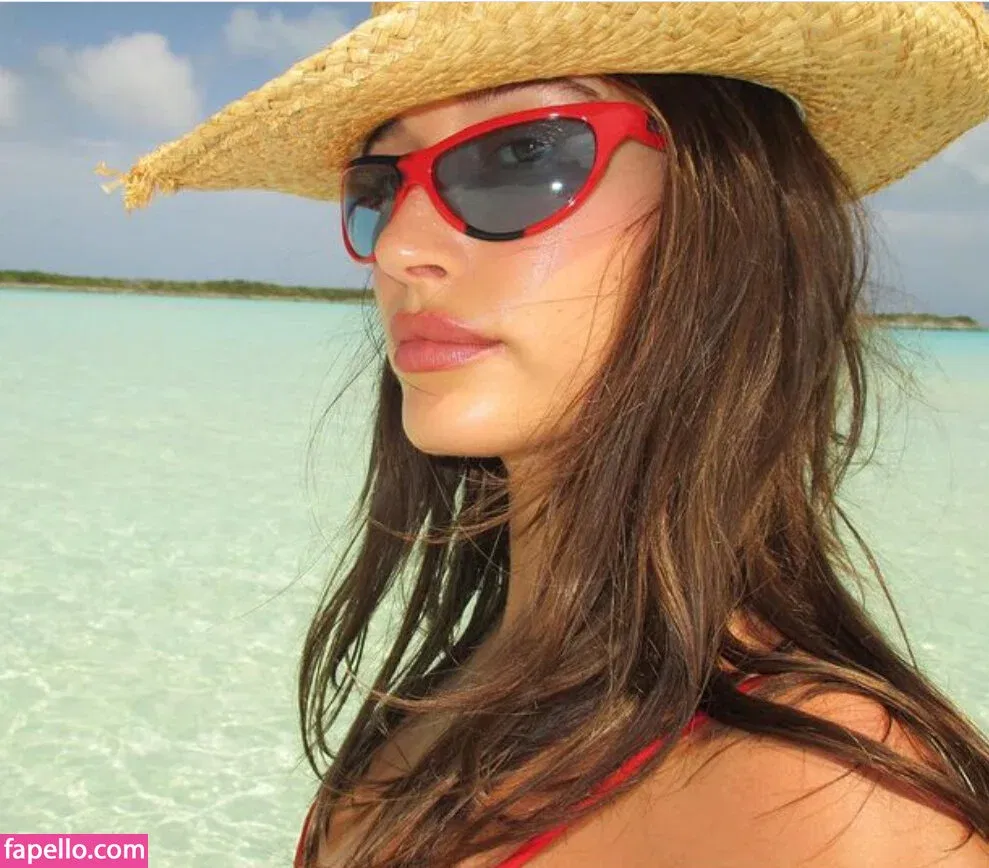 Hailey Baldwin / haileybieber Onlyfans Photo Gallery 