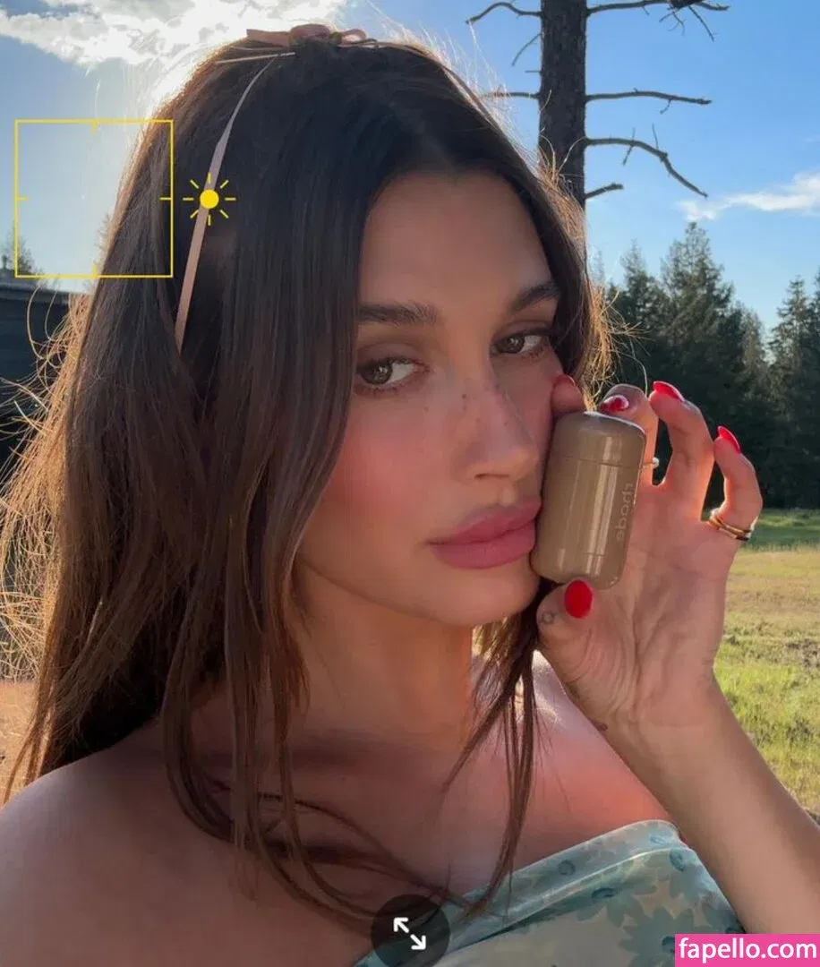 Hailey Baldwin / haileybieber Onlyfans Photo Gallery 