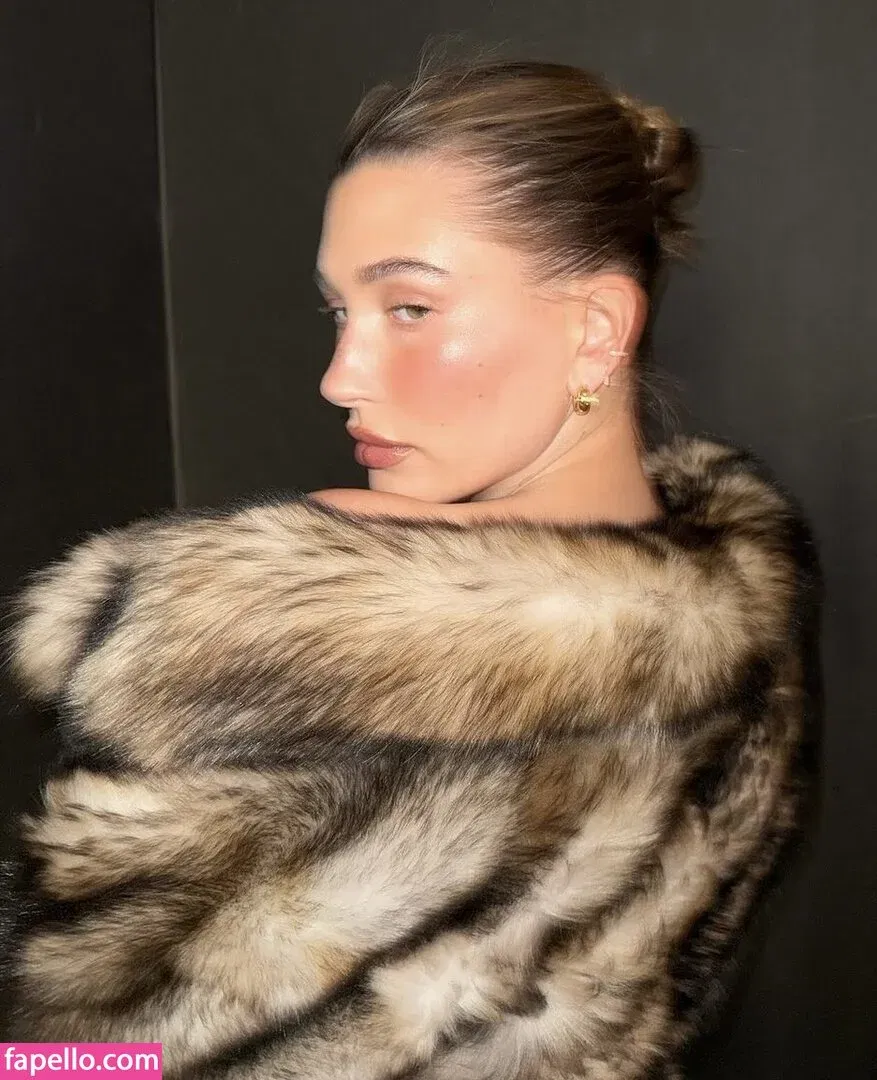 Hailey Baldwin / haileybieber Onlyfans Photo Gallery 