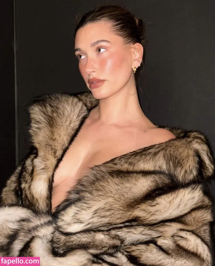 Hailey Baldwin / haileybieber Onlyfans Photo Gallery 