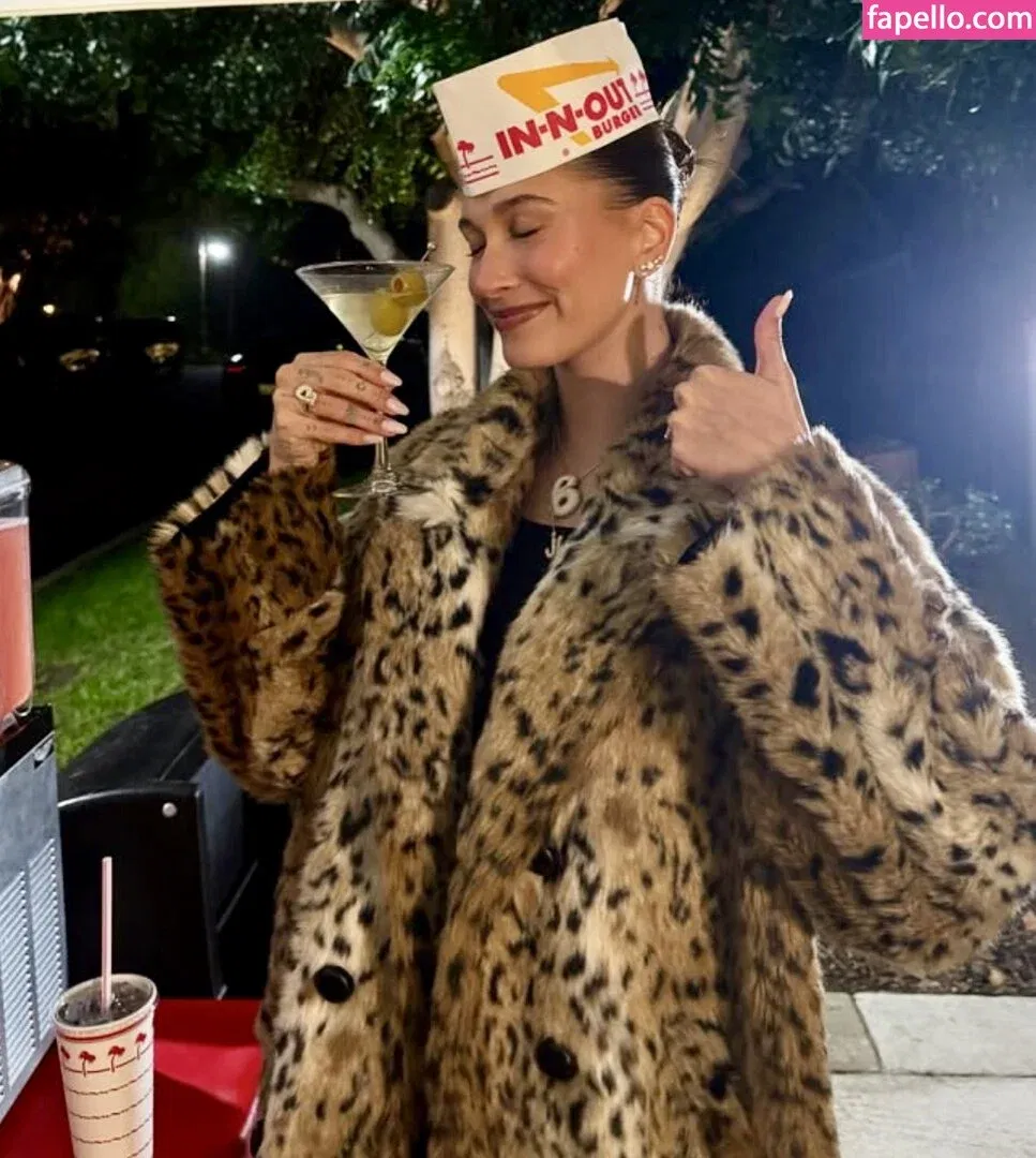 Hailey Baldwin / haileybieber Onlyfans Photo Gallery 