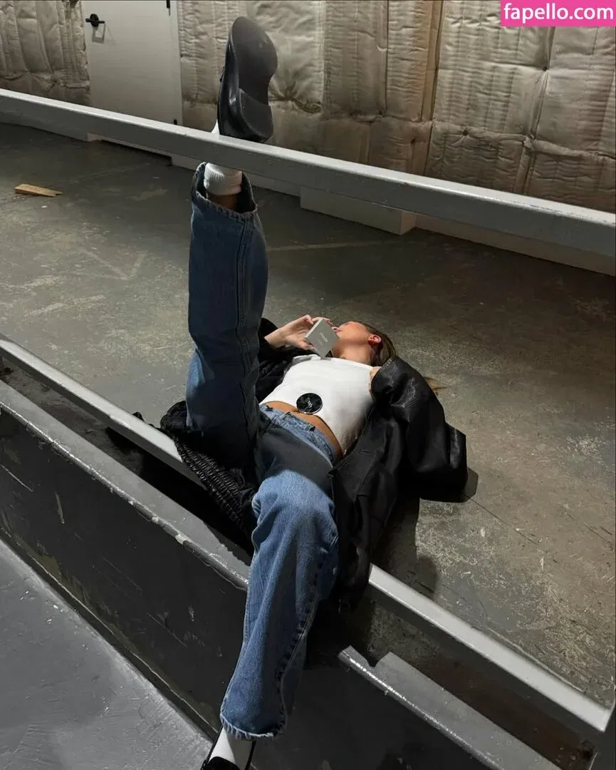 Hailey Baldwin / haileybieber Onlyfans Photo Gallery 