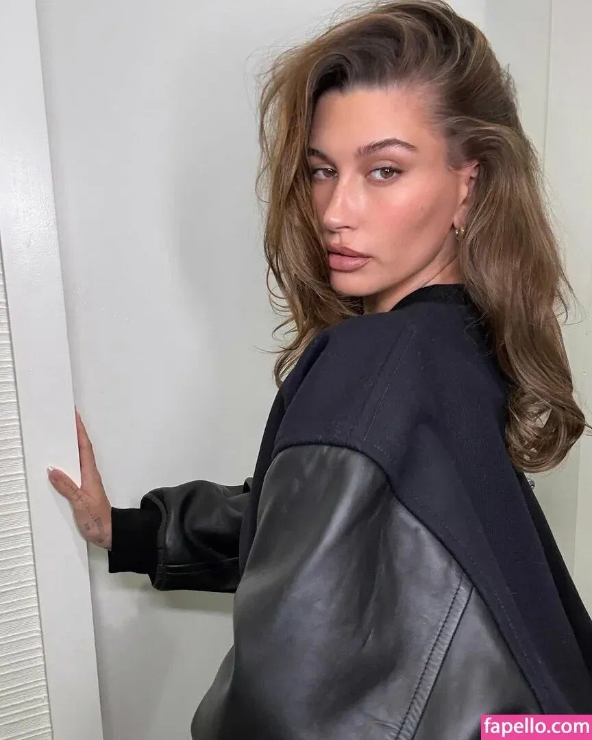 Hailey Baldwin / haileybieber Onlyfans Photo Gallery 