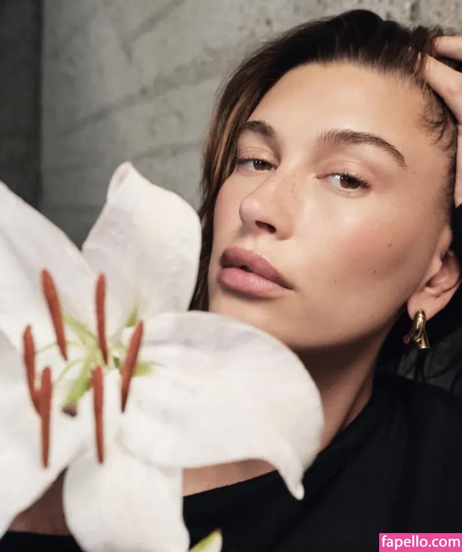 Hailey Baldwin / haileybieber Onlyfans Photo Gallery 
