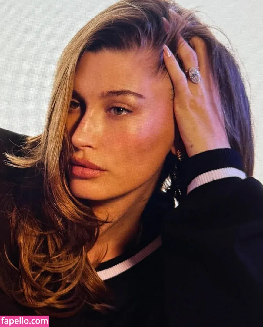 Hailey Baldwin / haileybieber Onlyfans Photo Gallery 