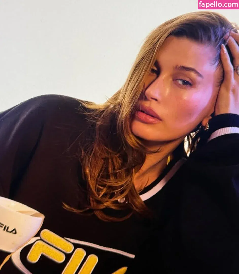 Hailey Baldwin / haileybieber Onlyfans Photo Gallery 