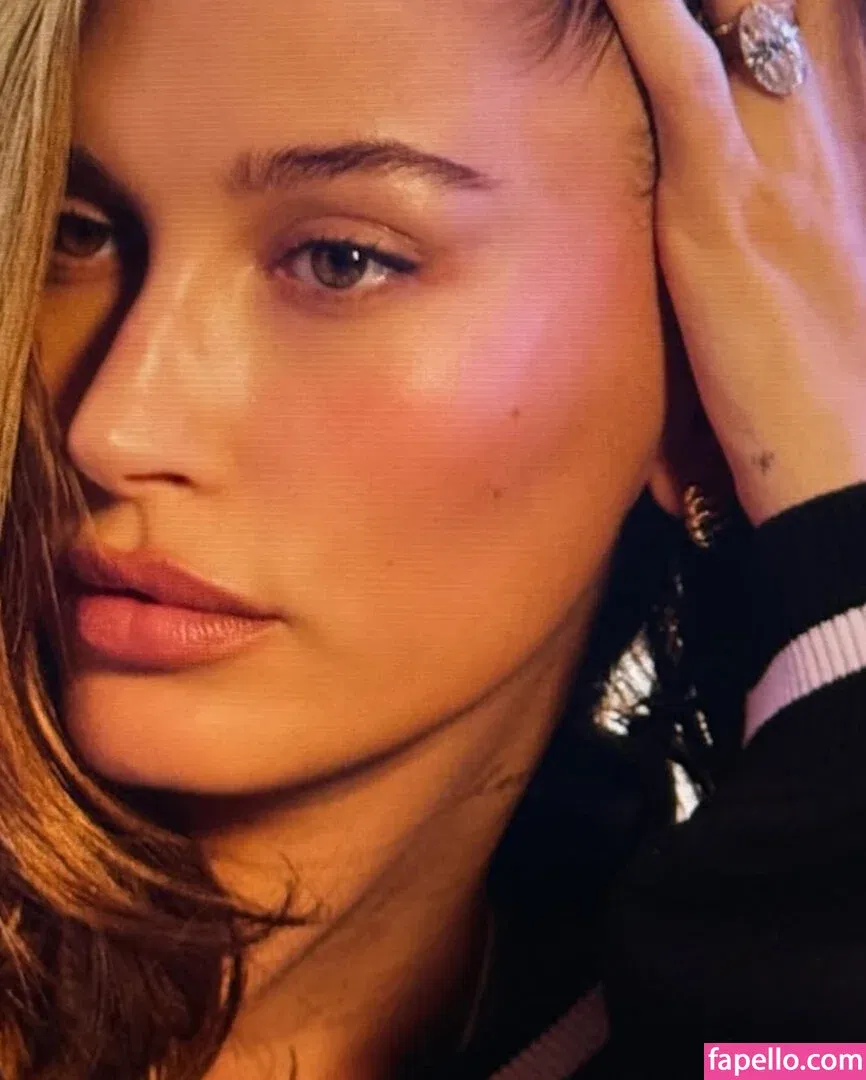 Hailey Baldwin / haileybieber Onlyfans Photo Gallery 