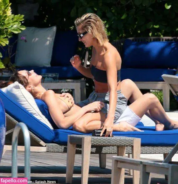 Hailey Baldwin / haileybieber Onlyfans Photo Gallery 