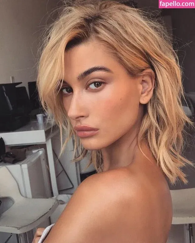 Hailey Baldwin / haileybieber Onlyfans Photo Gallery 