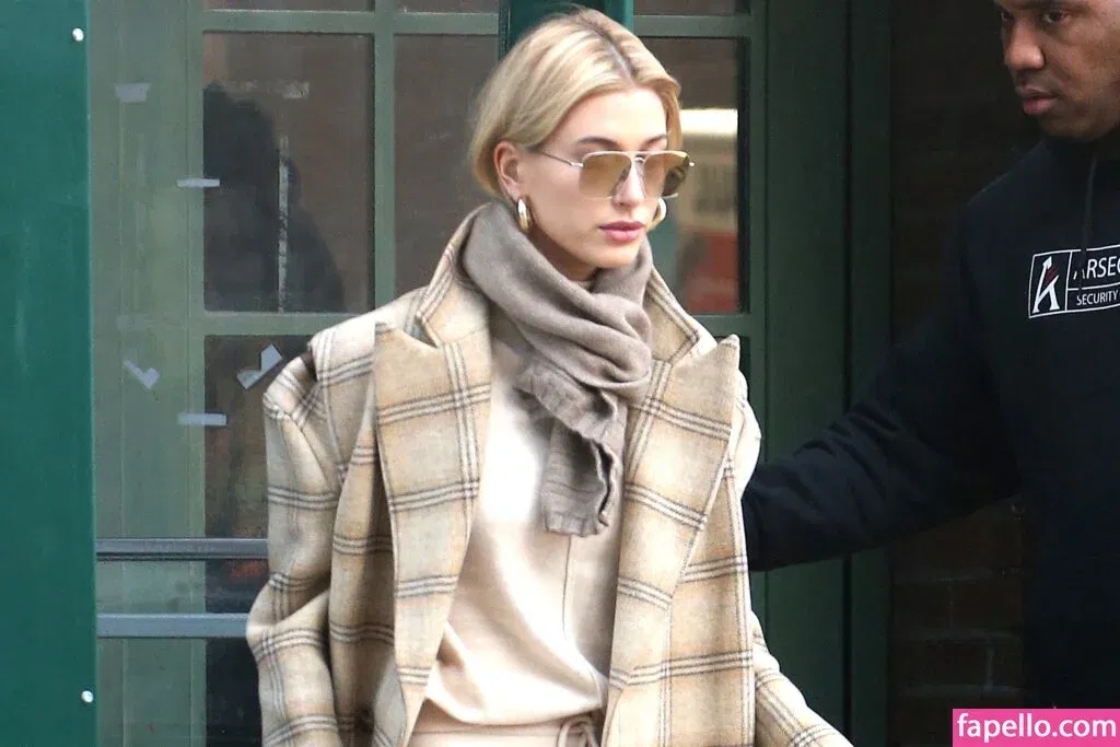 Hailey Baldwin / haileybieber Onlyfans Photo Gallery 