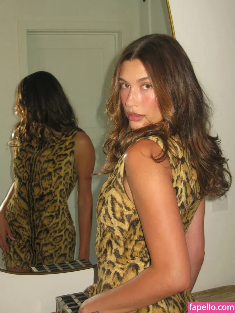 Hailey Baldwin / haileybieber Onlyfans Photo Gallery 