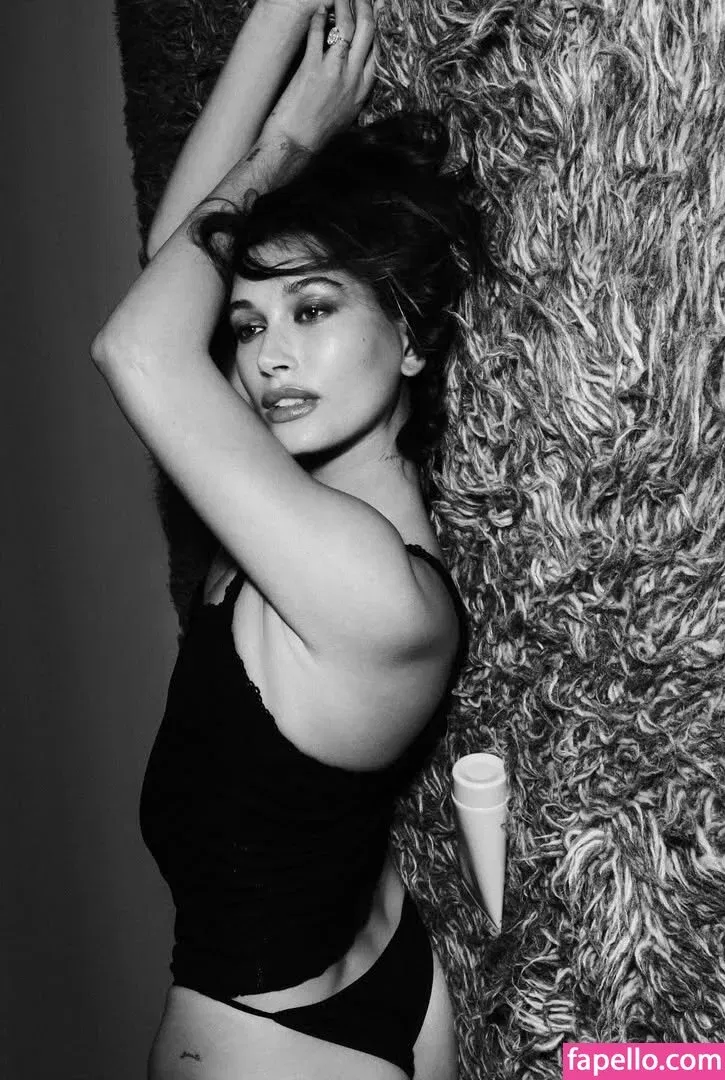 Hailey Baldwin / haileybieber Onlyfans Photo Gallery 