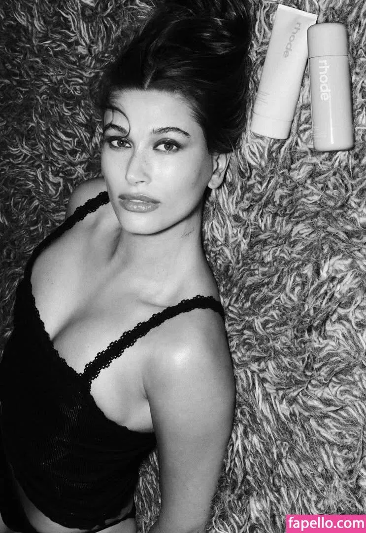 Hailey Baldwin / haileybieber Onlyfans Photo Gallery 