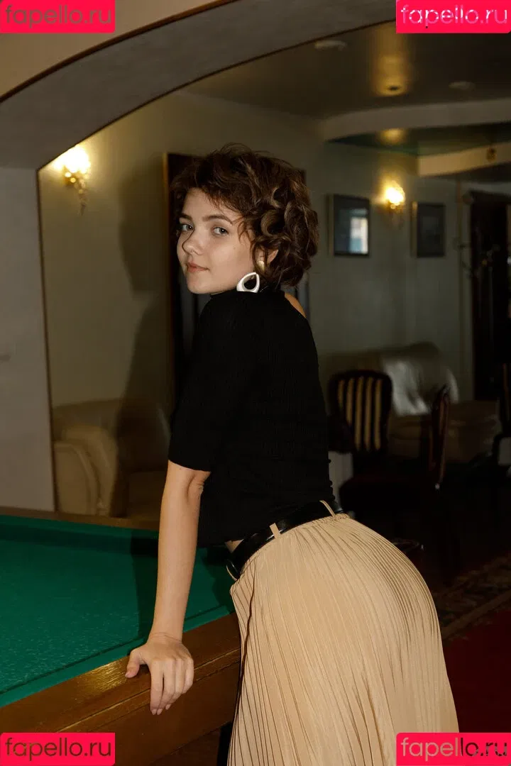 Toriiiaa / Victoria / https: / victoria_home_girl Onlyfans Photo Gallery 