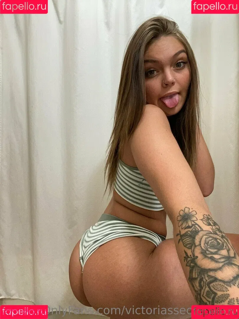 Toriiiaa / Victoria / https: / victoria_home_girl Onlyfans Photo Gallery 