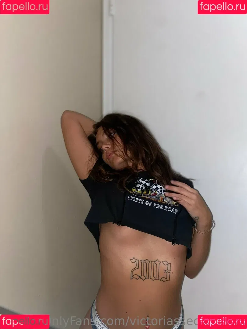 Toriiiaa / Victoria / https: / victoria_home_girl Onlyfans Photo Gallery 