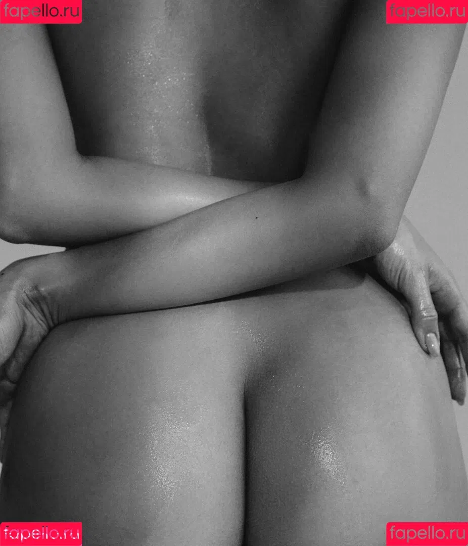 Toriiiaa / Victoria / https: / victoria_home_girl Onlyfans Photo Gallery 