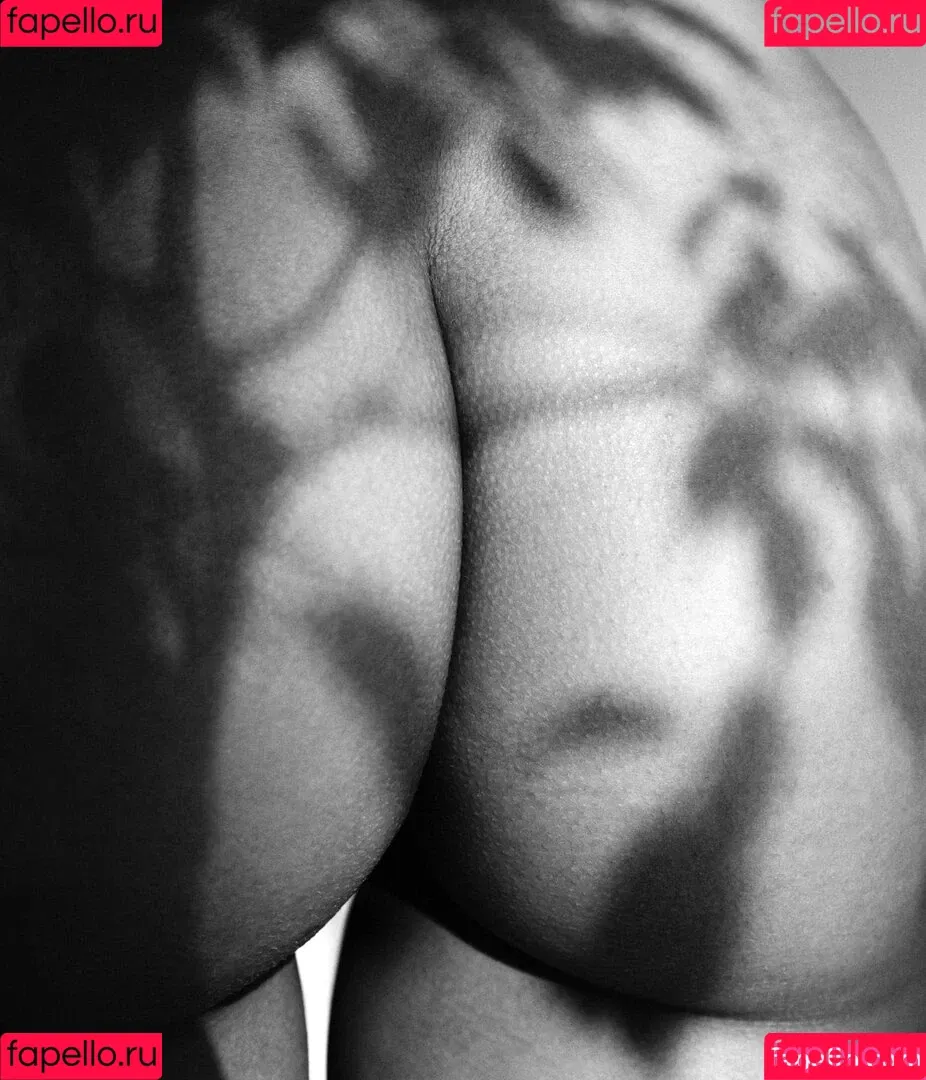 Toriiiaa / Victoria / https: / victoria_home_girl Onlyfans Photo Gallery 