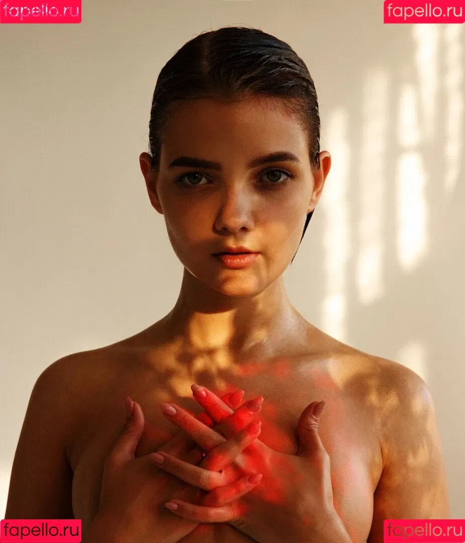 Toriiiaa / Victoria / https: / victoria_home_girl Onlyfans Photo Gallery 