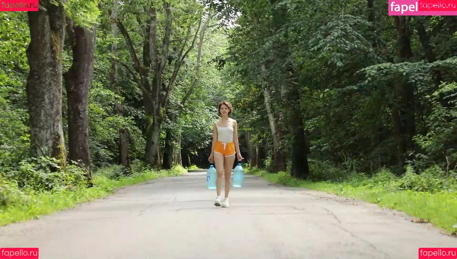 Toriiiaa / Victoria / https: / victoria_home_girl Onlyfans Photo Gallery 