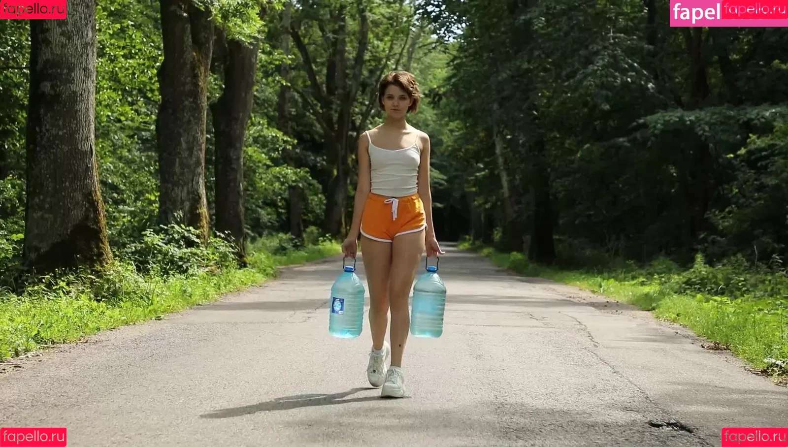 Toriiiaa / Victoria / https: / victoria_home_girl Onlyfans Photo Gallery 