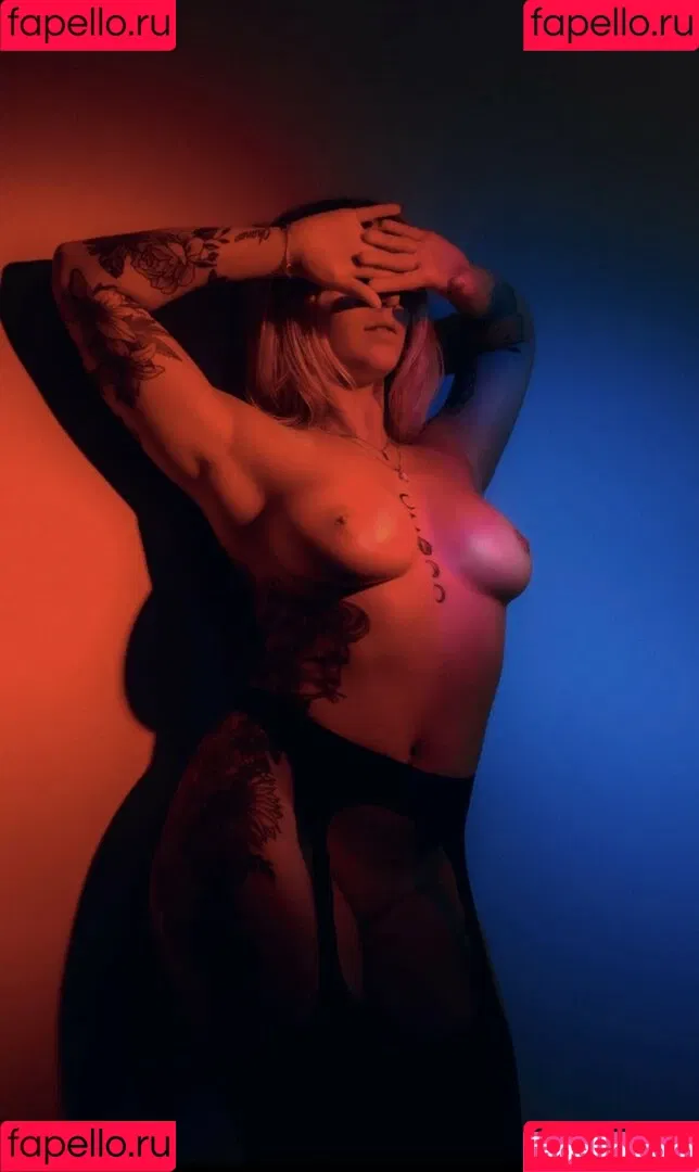 Toriiiaa / Victoria / https: / victoria_home_girl Onlyfans Photo Gallery 