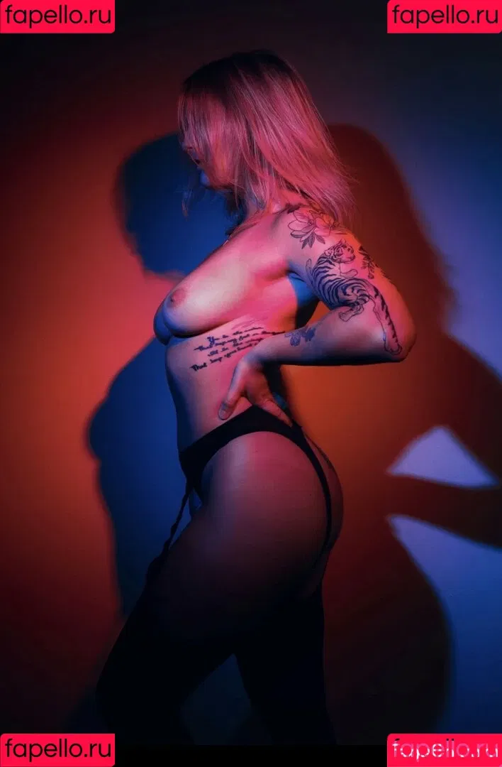 Toriiiaa / Victoria / https: / victoria_home_girl Onlyfans Photo Gallery 