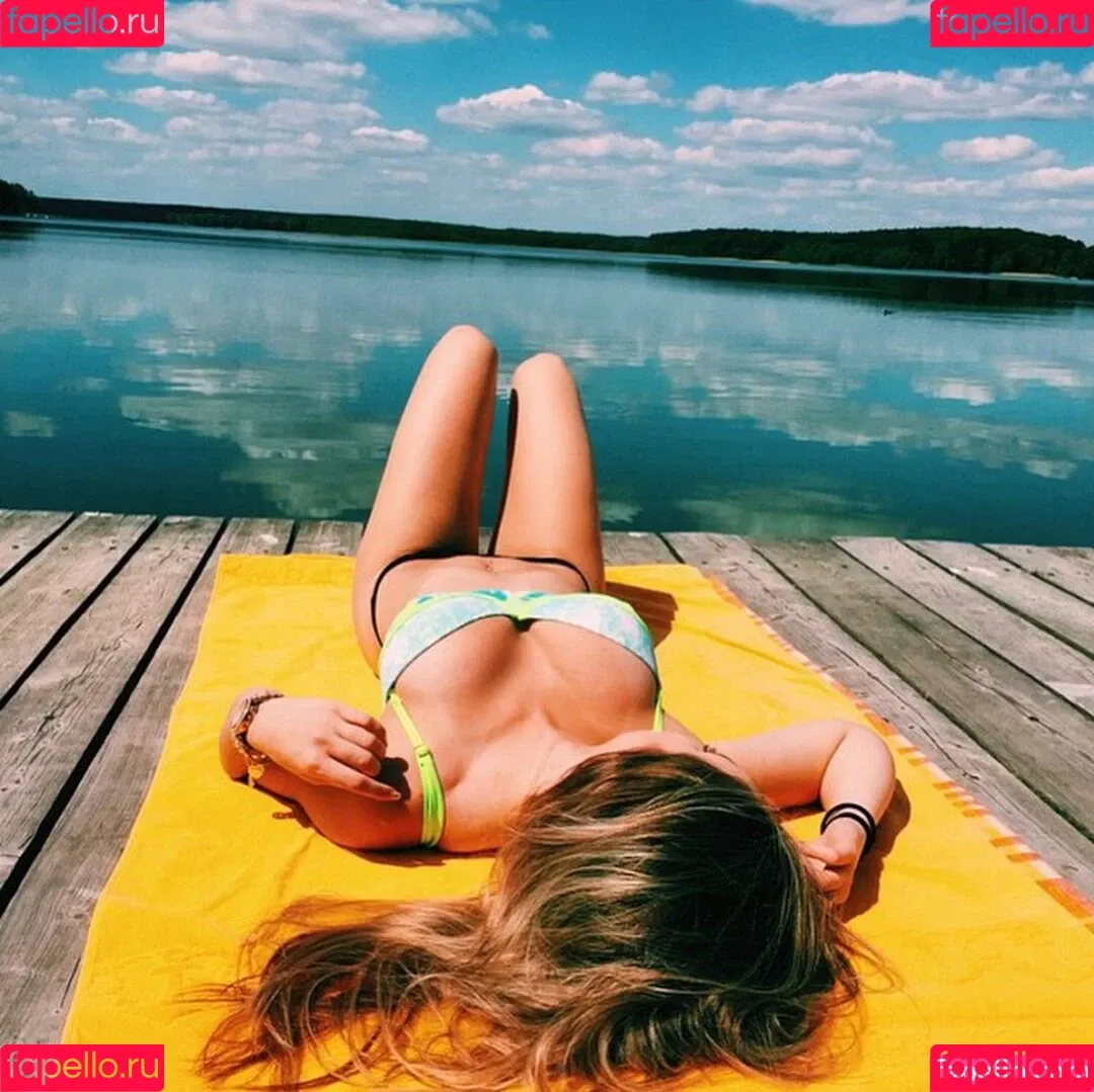 Toriiiaa / Victoria / https: / victoria_home_girl Onlyfans Photo Gallery 