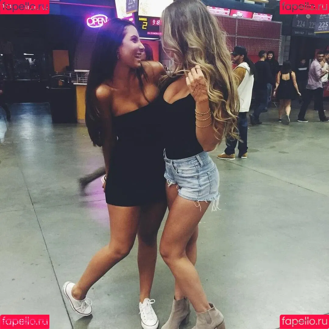 Toriiiaa / Victoria / https: / victoria_home_girl Onlyfans Photo Gallery 