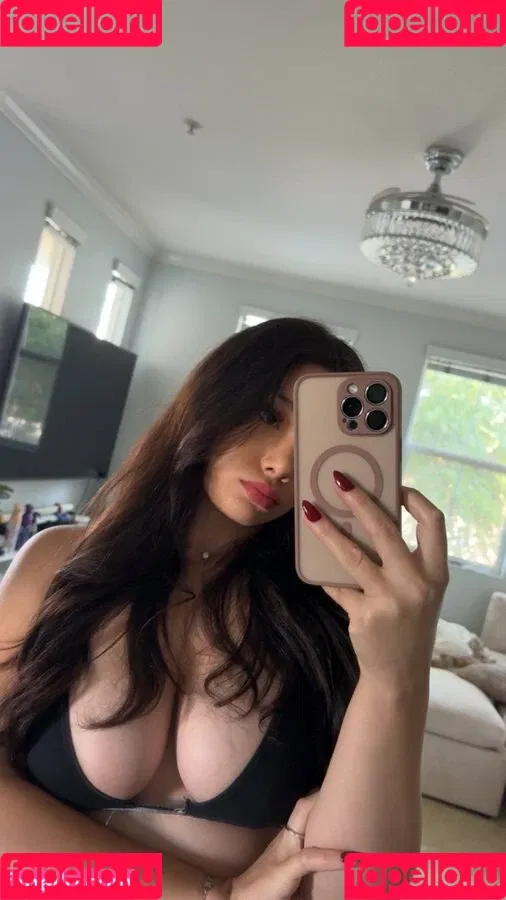 Toriiiaa / Victoria / https: / victoria_home_girl Onlyfans Photo Gallery 