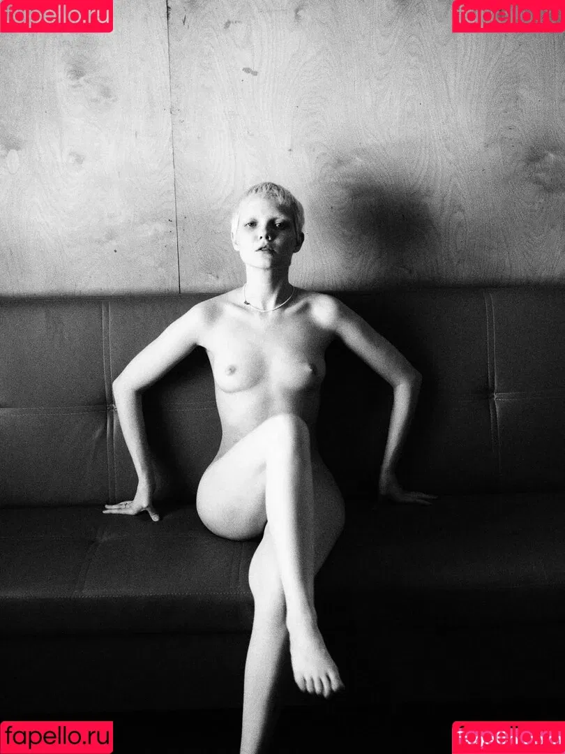 Toriiiaa / Victoria / https: / victoria_home_girl Onlyfans Photo Gallery 