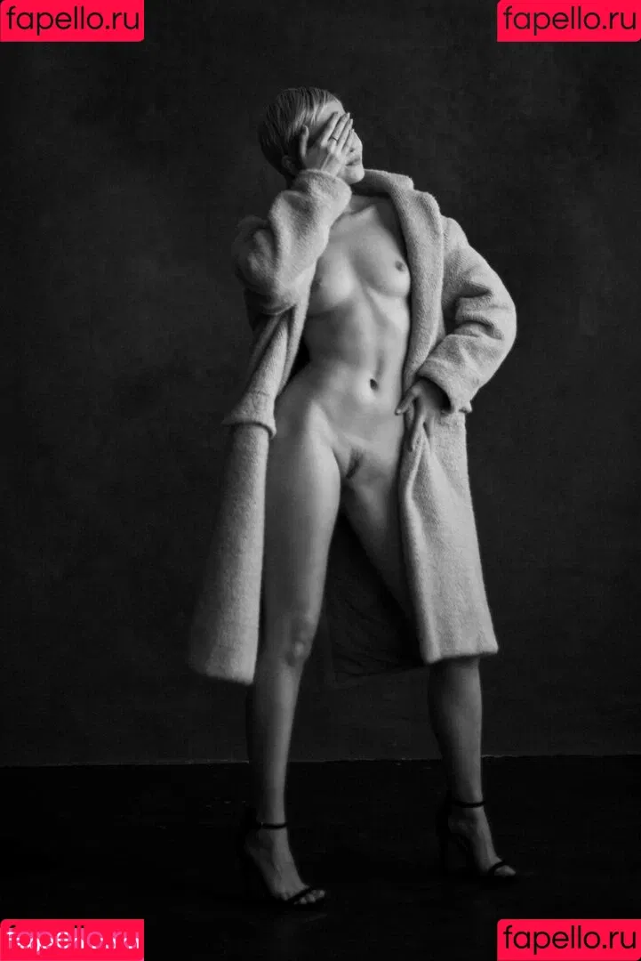 Toriiiaa / Victoria / https: / victoria_home_girl Onlyfans Photo Gallery 