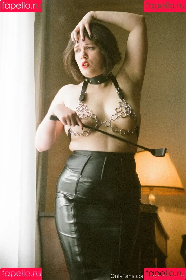 monasuccube / monasuccube_ Onlyfans Photo Gallery 