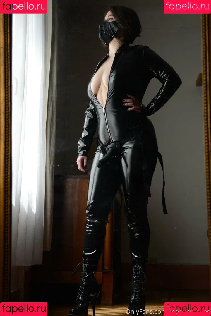 monasuccube / monasuccube_ Onlyfans Photo Gallery 